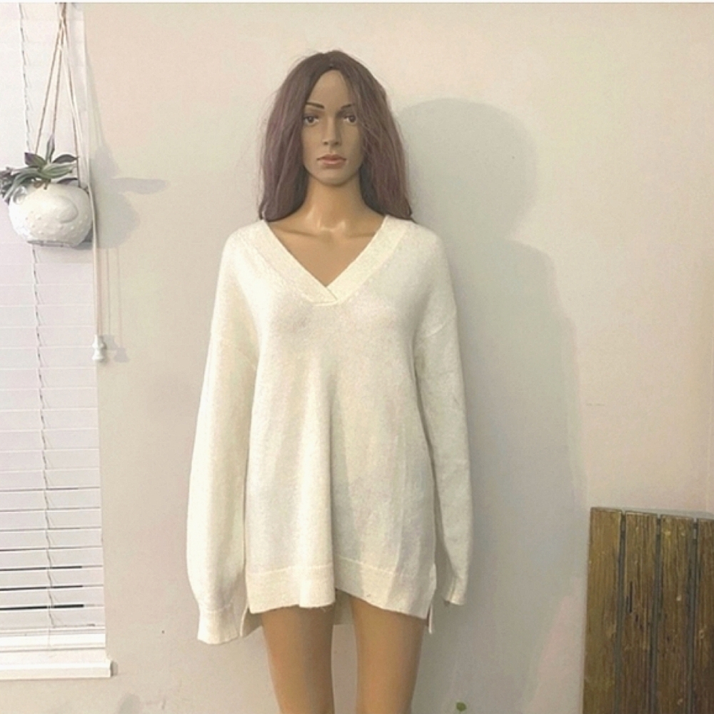 H&M L.O.G.G. Knit  sweater XS Oversized cream V-neck Knit Long Line